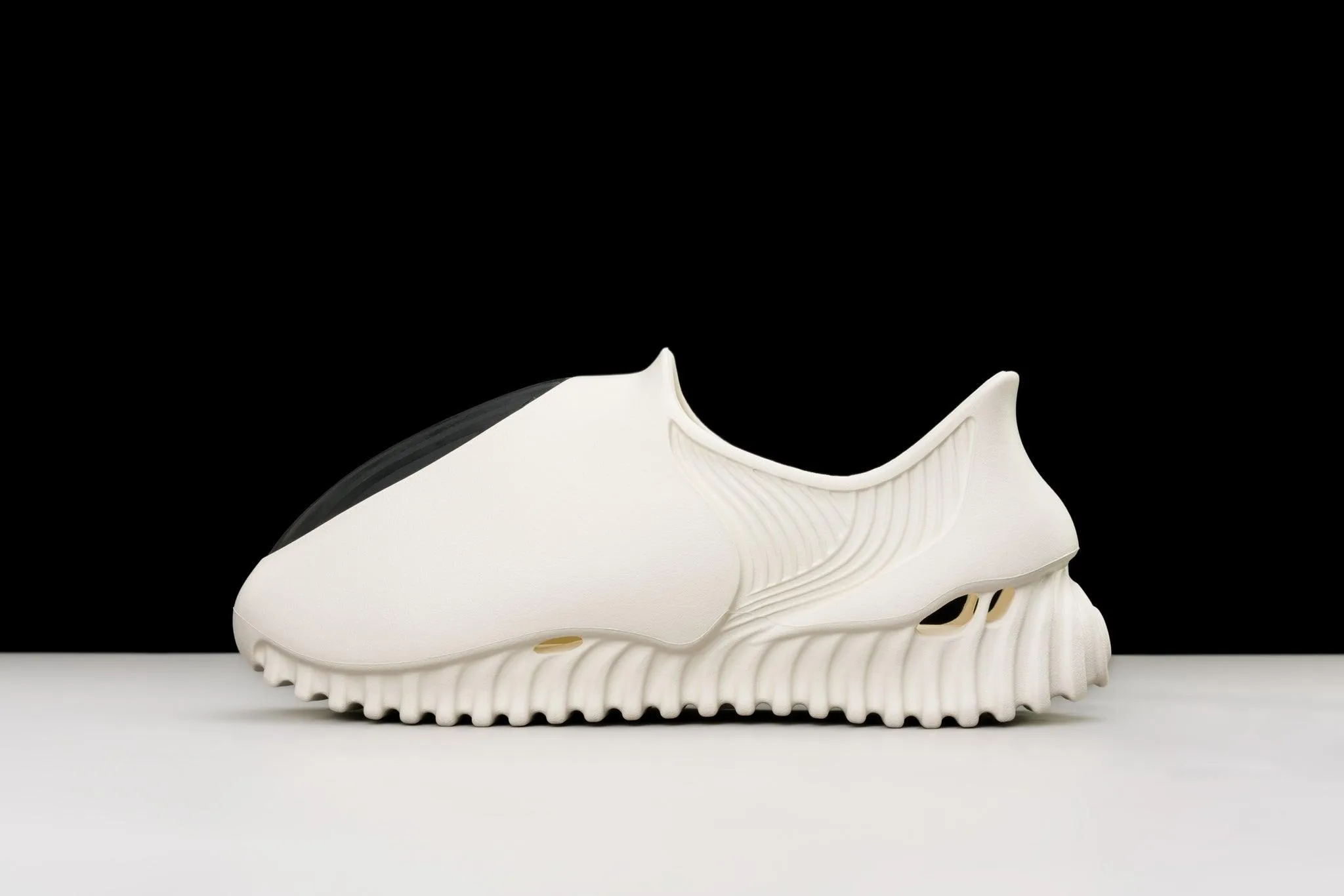 GENEGG Foam Runner Whale White Black