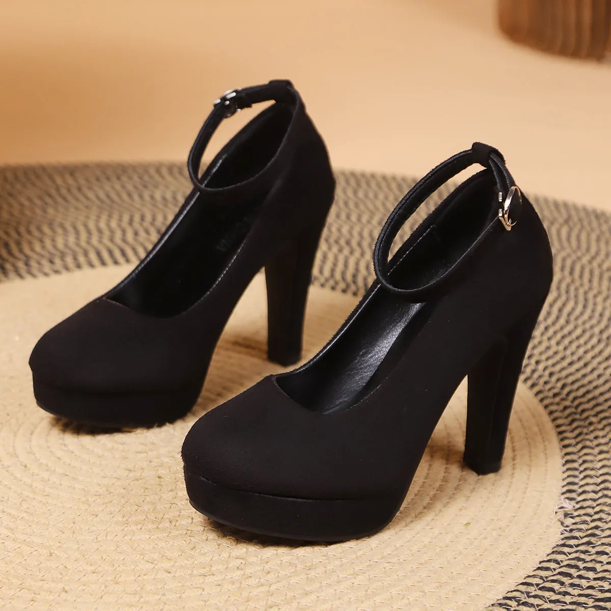 New Buckle Low-cut Black High Heels