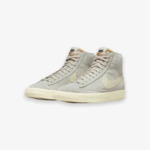 NIKE BLAZER MID '77 PREMIUM Light Bone Coconut Milk DM0178-001